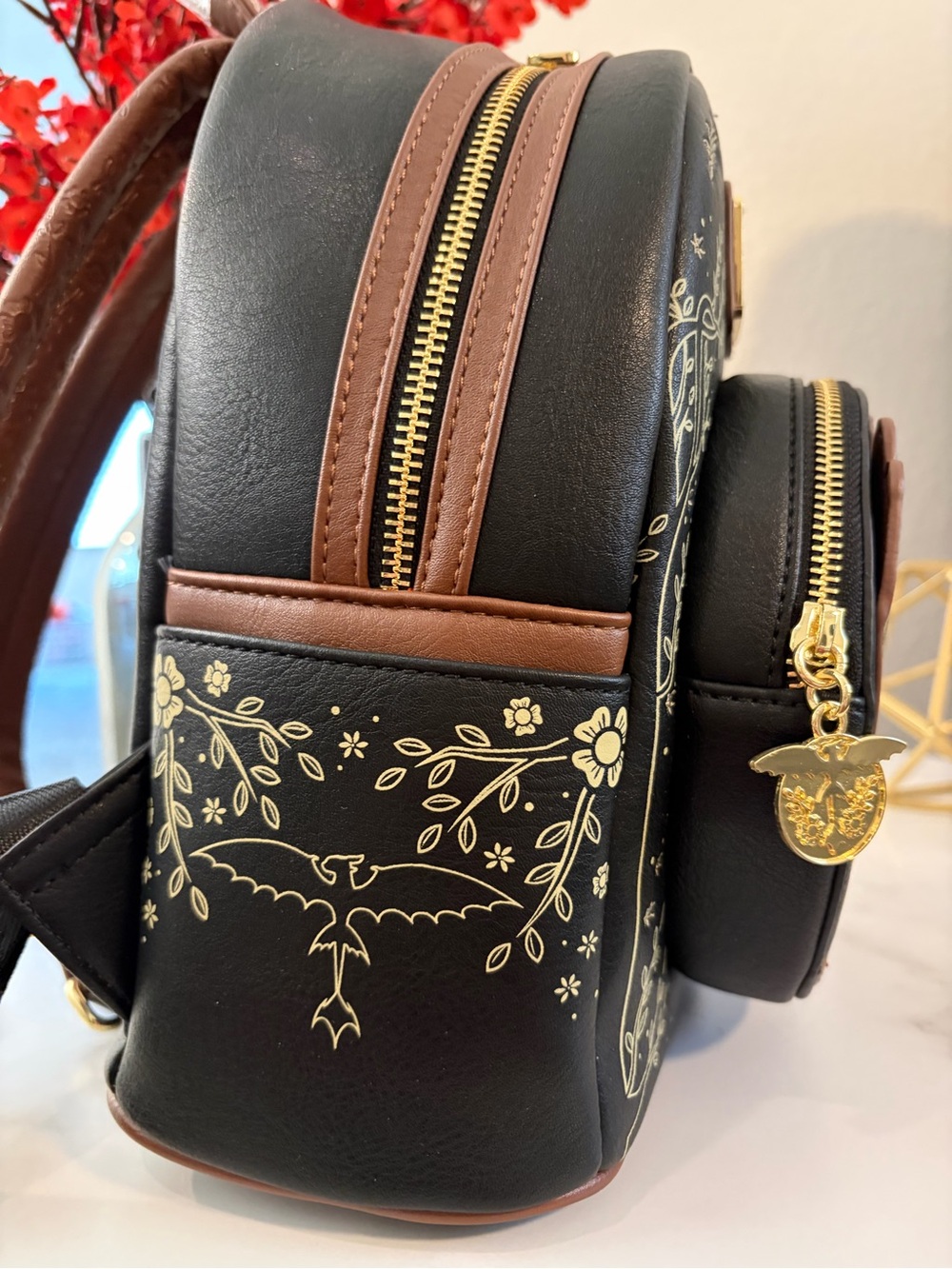 Loungefly Dreamworks HTTYD Toothless Glow in the Dark Exclusive Mini Backpack - Picture 3 of 4
